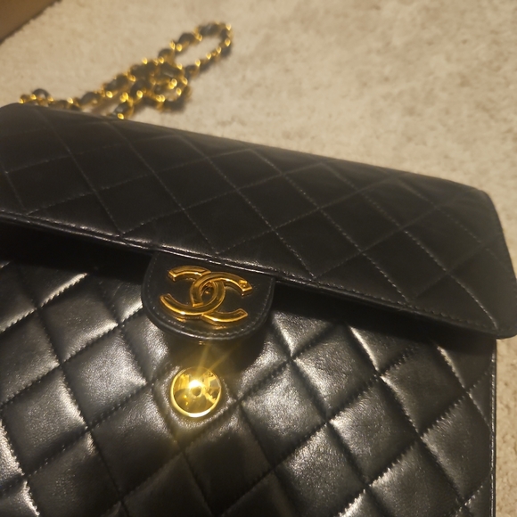 Chanel Lambskin Small Single Flap bag - Picture 2 of 11